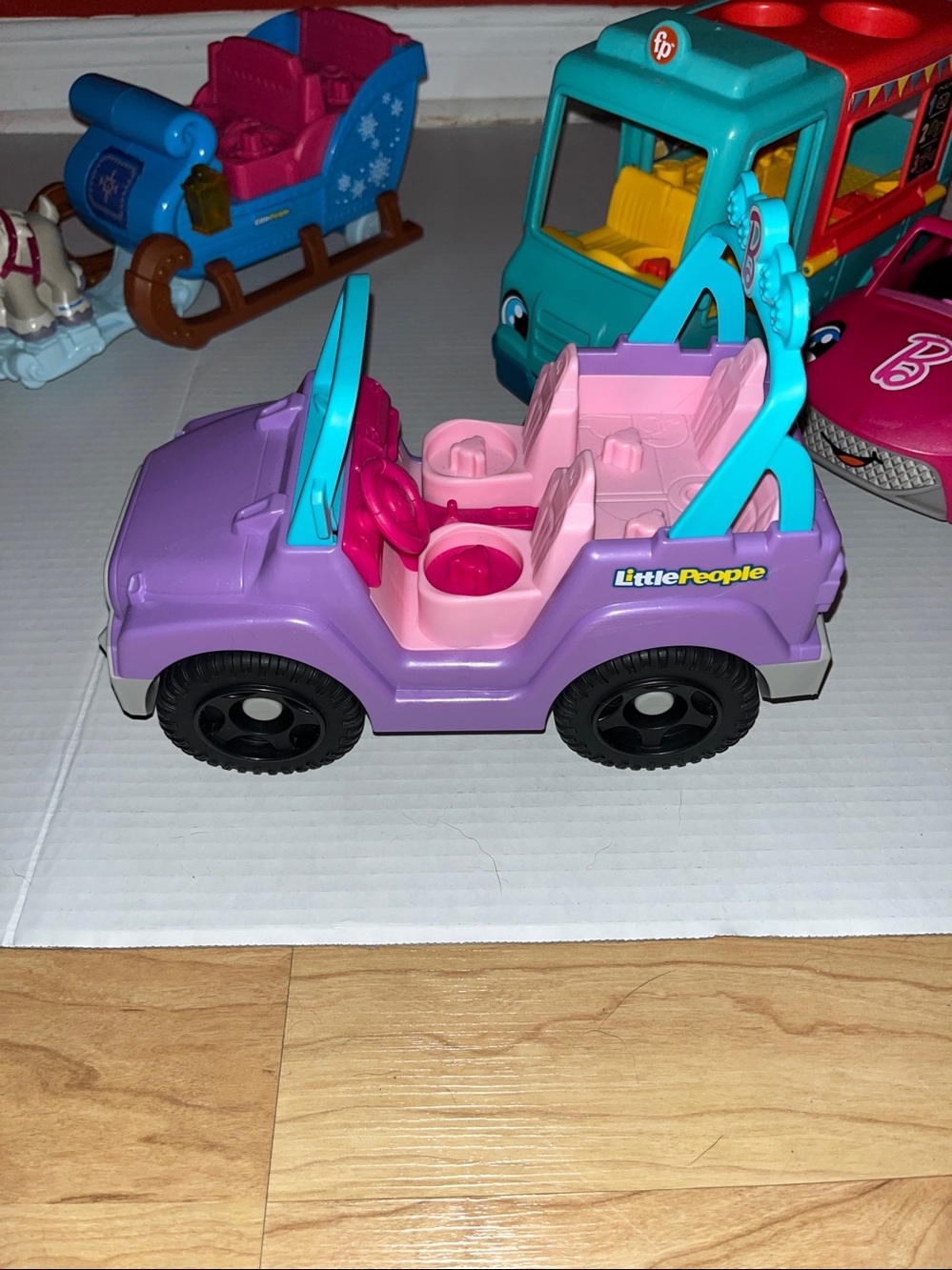 Little people Cars convertible & Jeep Barbie Taco truck 2 Sleigh Frozen Princess - Picture 4 of 16